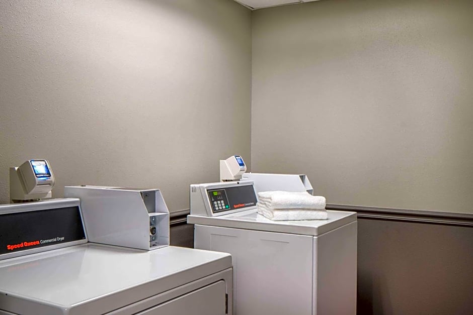 La Quinta Inn & Suites by Wyndham Naples East - I-75