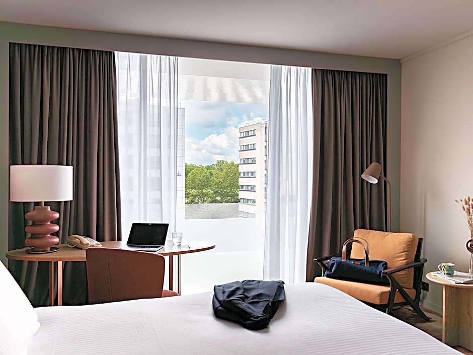 Superior 1 King Bed — 12 fotoğraftan 1. fotoğraf