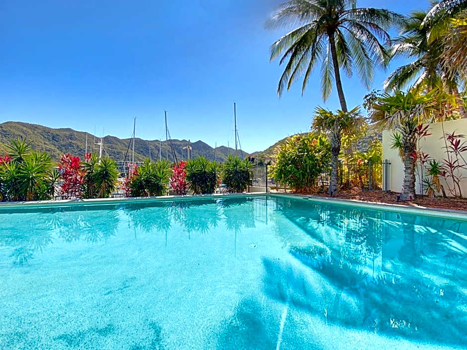 Blue on Blue Studio Room 1242