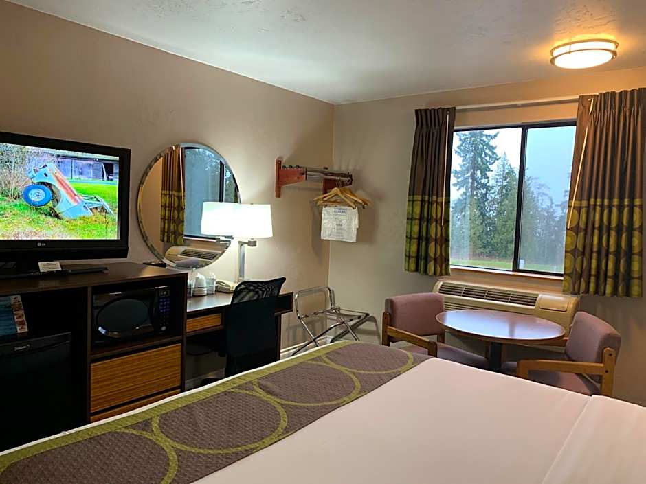 Super 8 by Wyndham Port Angeles at Olympic National Park