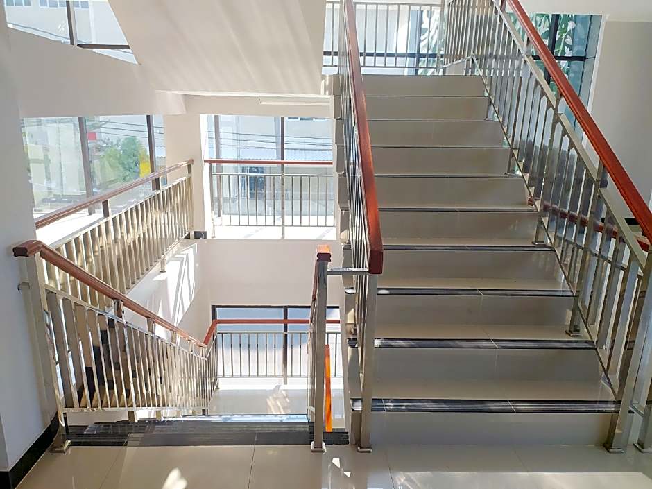 Urbanview Wisma Wirasatya Akpol Semarang By RedDoorz – Semarang, IA