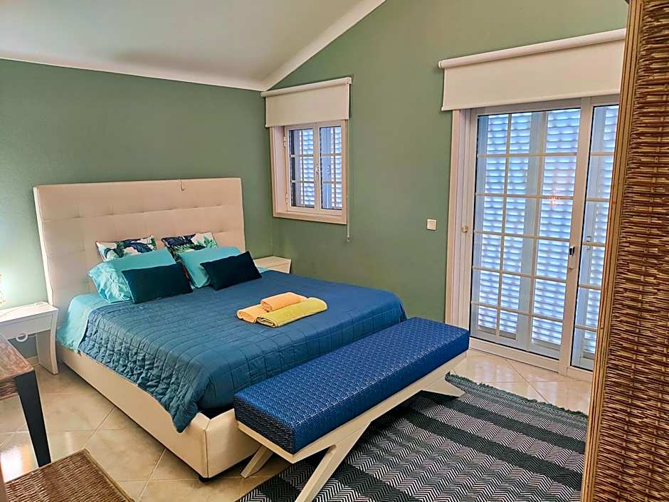 Vagueira Guest House & Beach Hostel