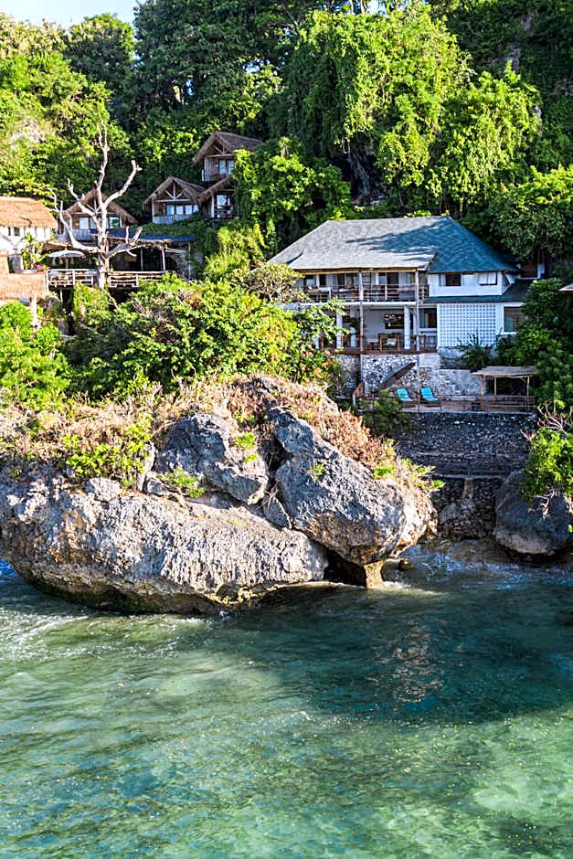 Villa Ayunan 3 BR on Bingin Beach