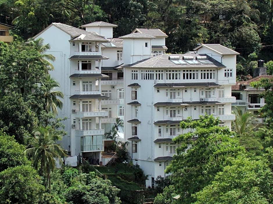 Oak Ray Serene Garden Hotel