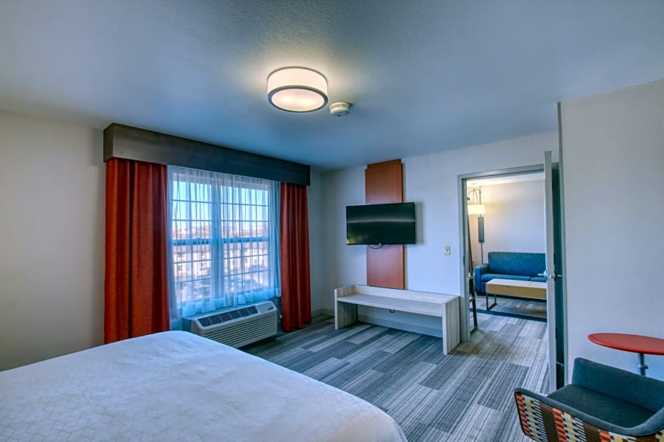 Holiday Inn Express Hotel & Suites Milwaukee Airport