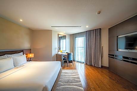 Premier King Room