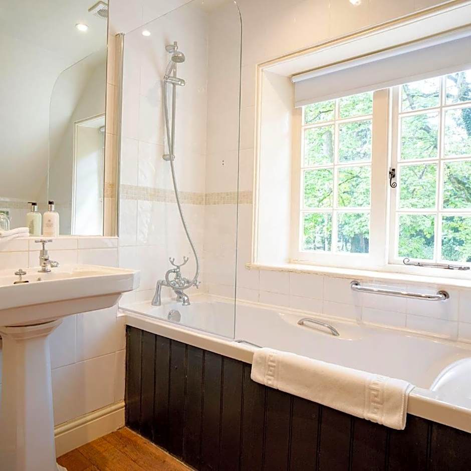 The Hare & Hounds Hotel