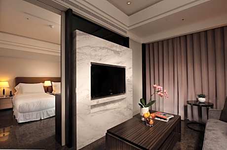 Twin Suite with City View