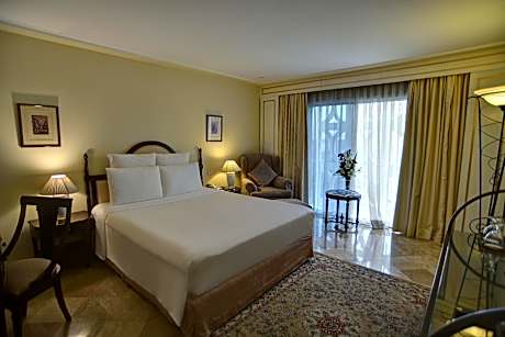 Standard Double Room, Smoking, Private Bathroom