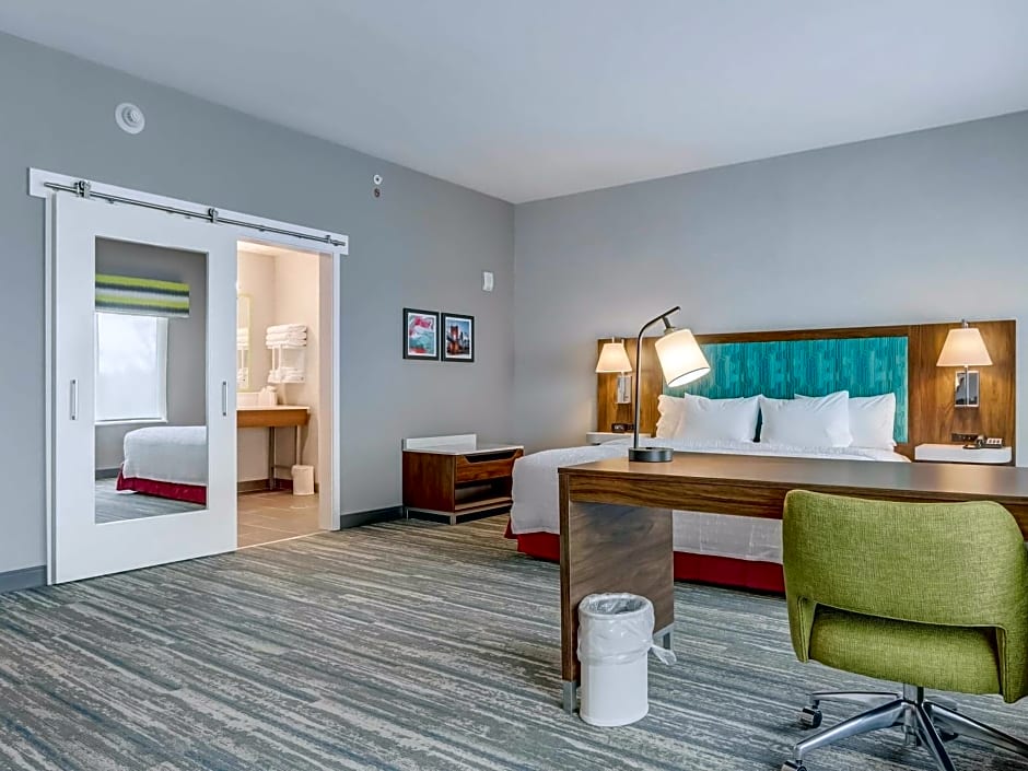 Hampton Inn & Suites Cincinnati Midtown Rookwood