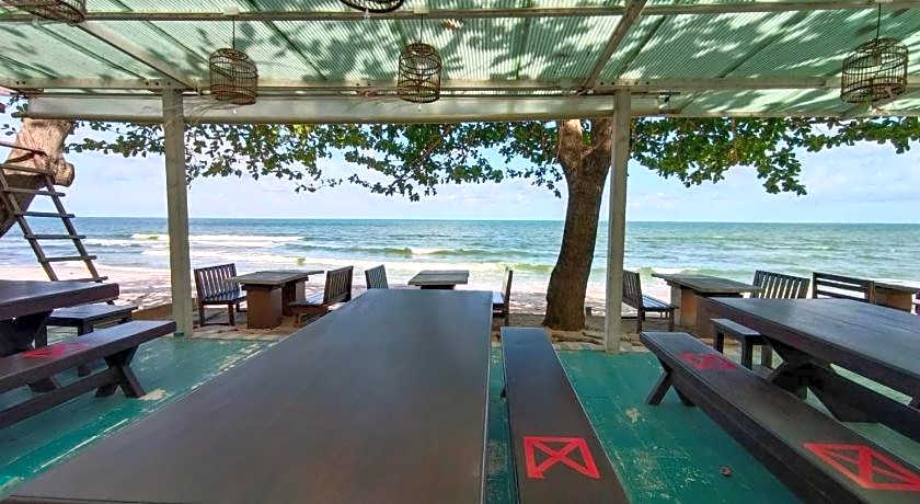 Khanom Golden Beach Hotel