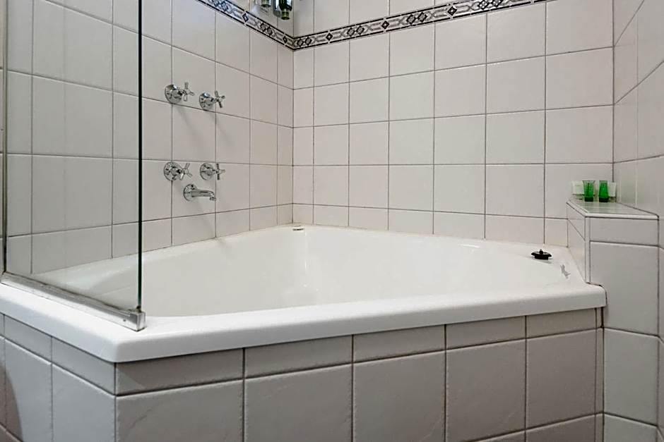 Colac Mid City Motor Inn