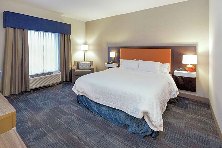 Hampton Inn By Hilton & Suites Morgantown / University Town Centre