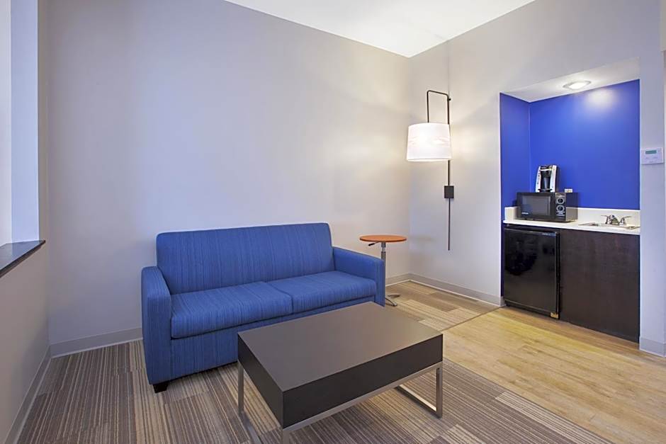 Holiday Inn Express Tiffin By IHG