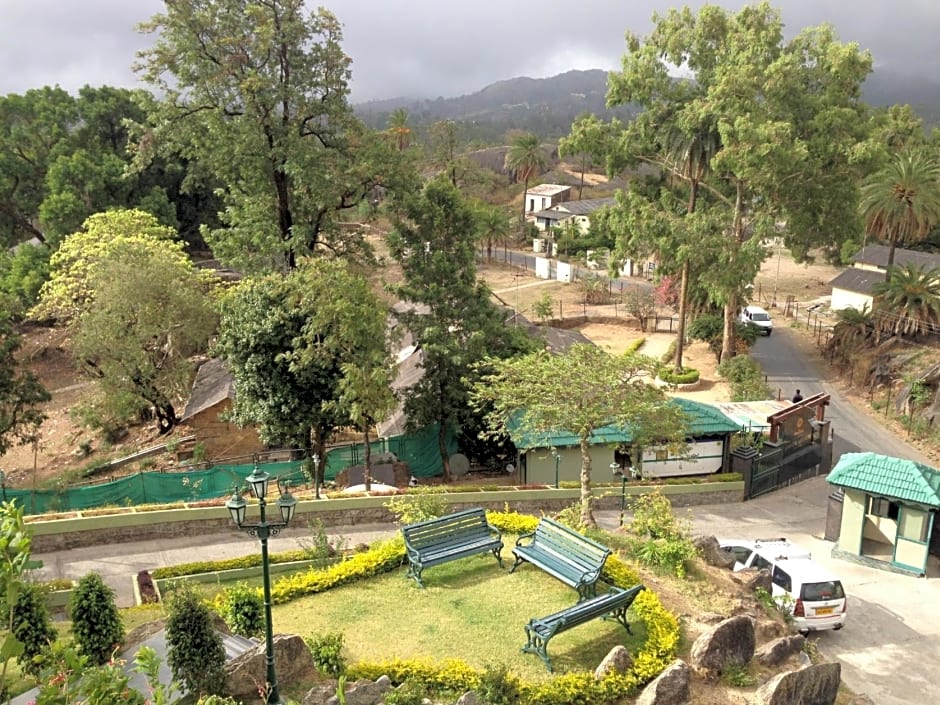 The Colonial Manek Manor by SAH