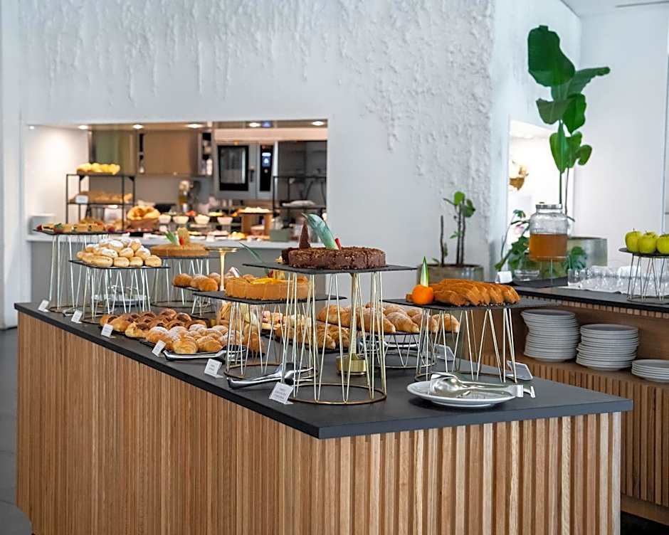 Panoramic Hotel Plaza