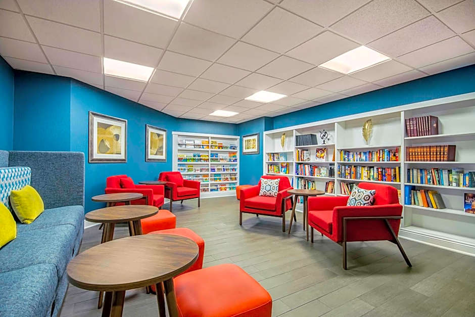 Hampton Inn By Hilton East Aurora