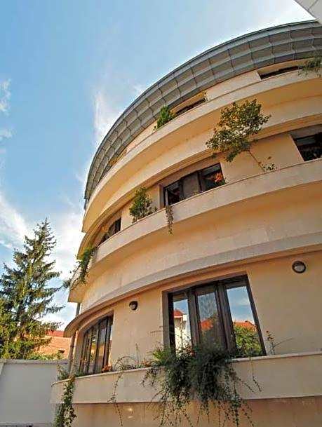 Hozam Wellness és Apartman