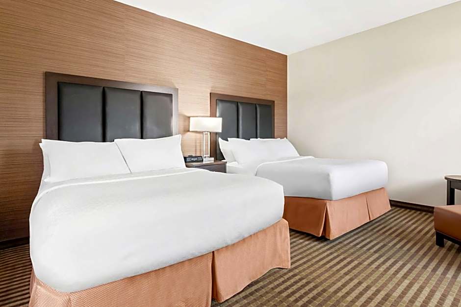 Best Western Plus Fergus Hotel