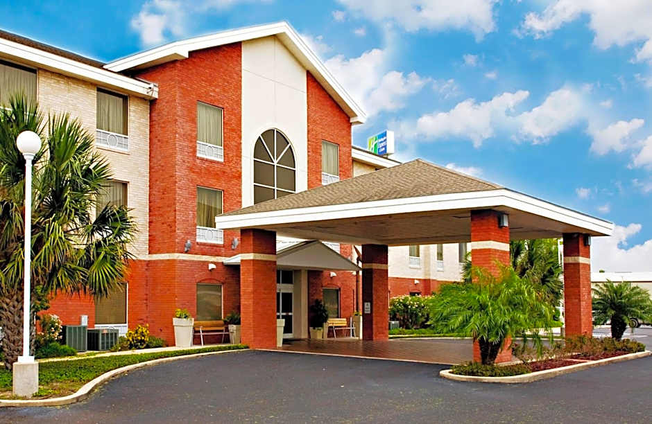 Holiday Inn Express Hotel and Suites Weslaco By IHG