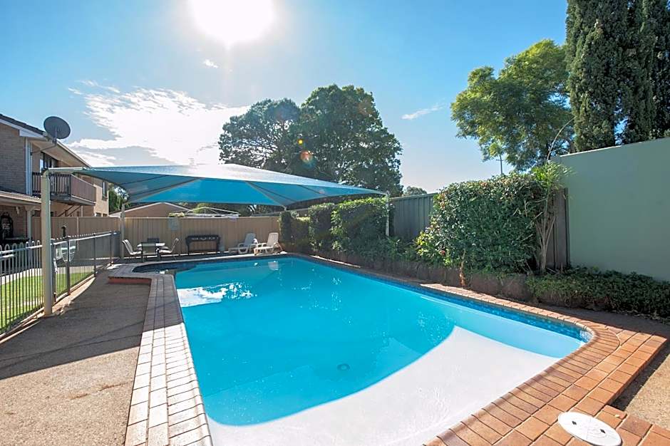 Jacaranda Place Motor Inn