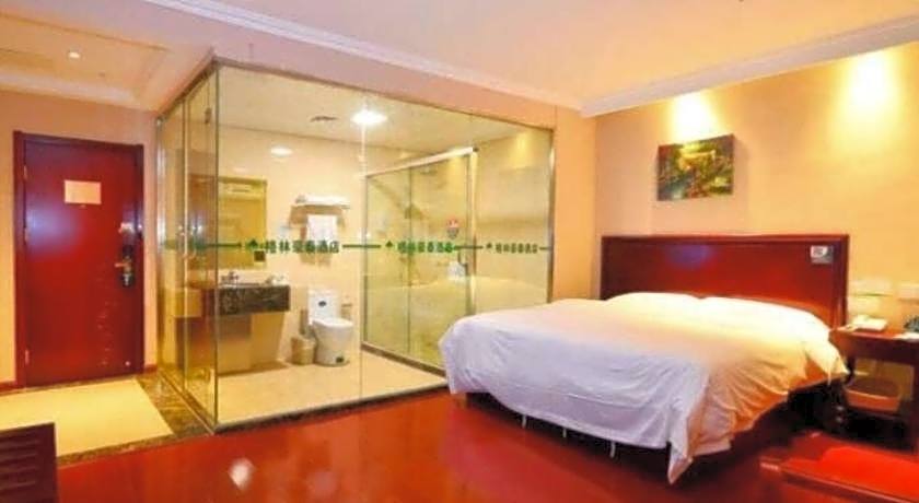 GreenTree Inn Liangyungang Donghai New Bus Station Express Hotel
