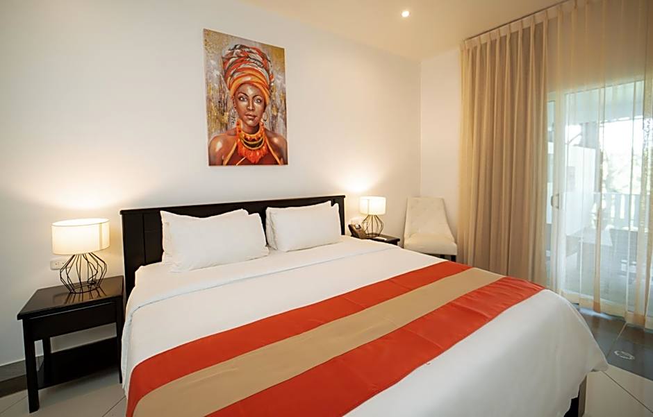 Shana by the Beach Manuel Antonio