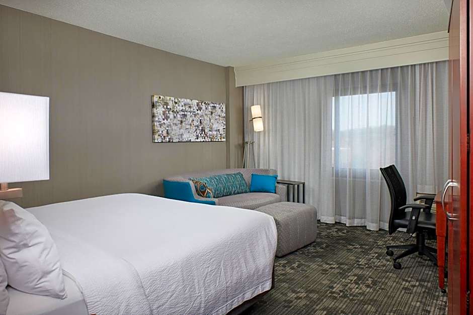 Courtyard by Marriott Bristol