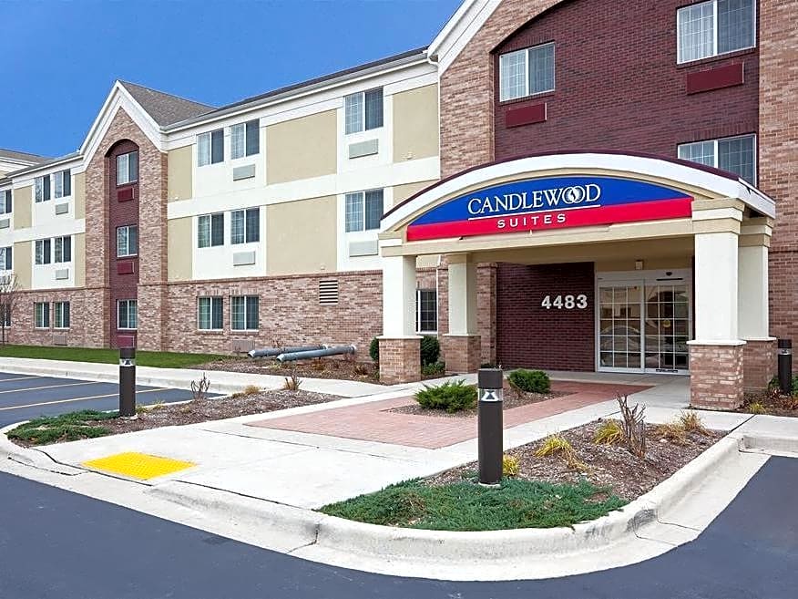 Candlewood Suites Milwaukee Brown Deer Hotel