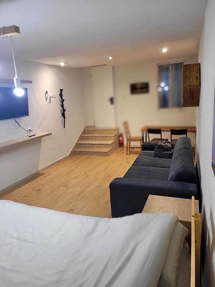 Maya Guest House - German Colony & Baháí Gardens, Haifa