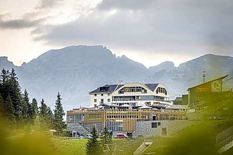 Berghotel Trübsee - Accessible Only by Cable Car
