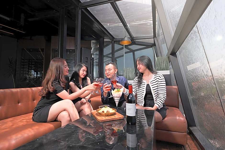 Grand Edge Hotel Semarang