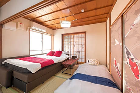 Naha Condominium Maejima House