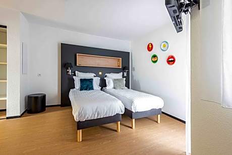 Two-Bedroom Apartment (6 Adults)