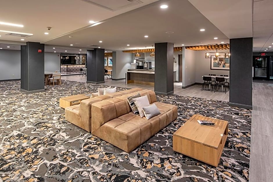 Hotel Trilogy Albany Airport, Tapestry Collection by Hilton
