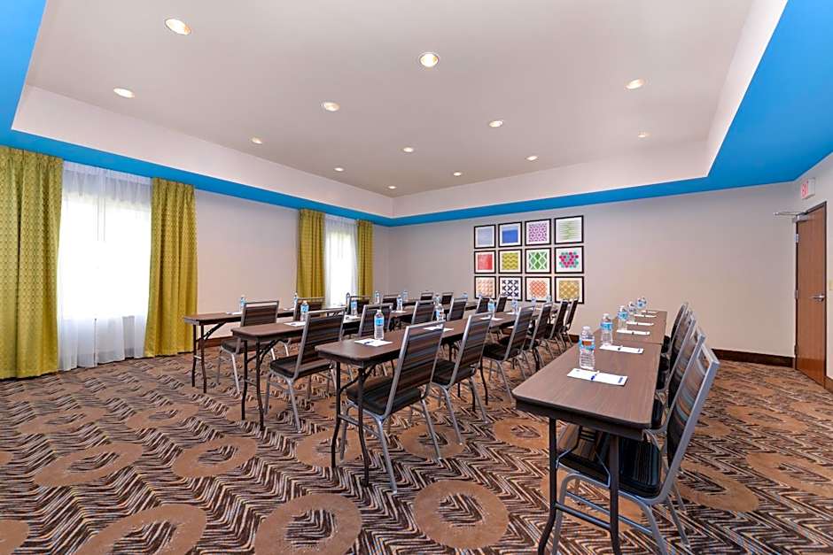 Holiday Inn Express Tomball By IHG