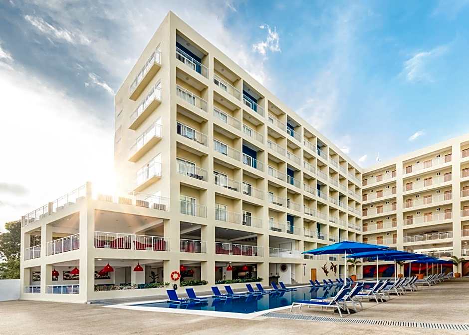 Decameron La Marina Guayabitos, Ramada All-Inclusive Resort