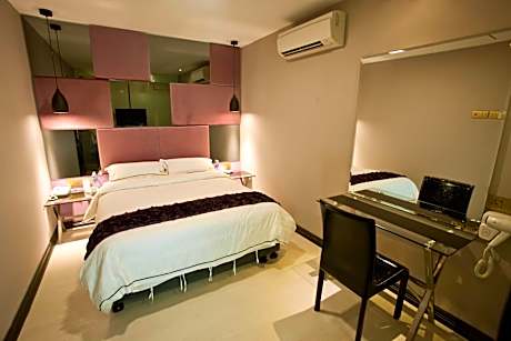 Superior Queen Room (No Window)