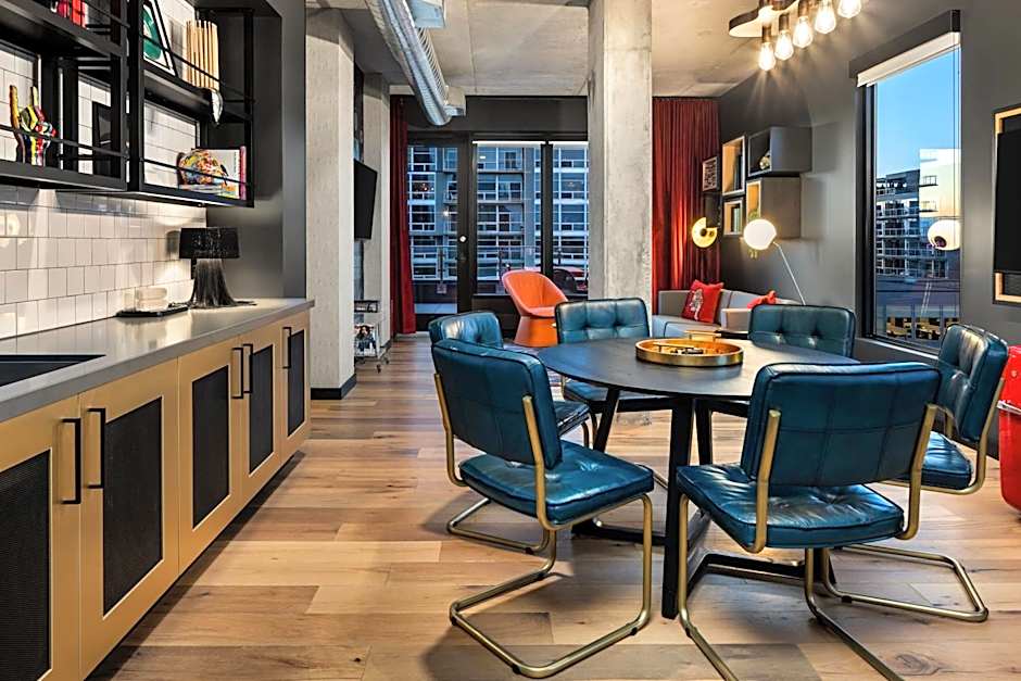 Moxy Madison Downtown