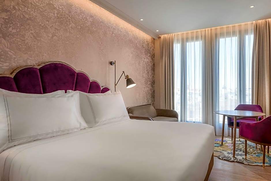 Querencia de Sevilla, Autograph Collection