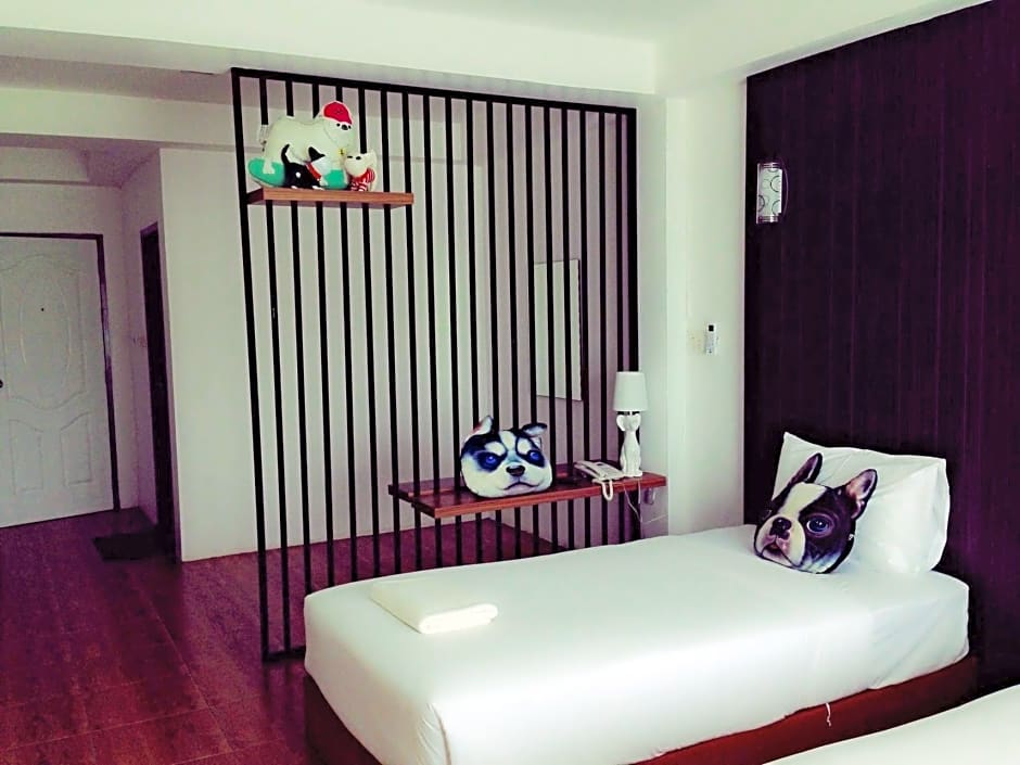 The Pride Hotel At Laemsing