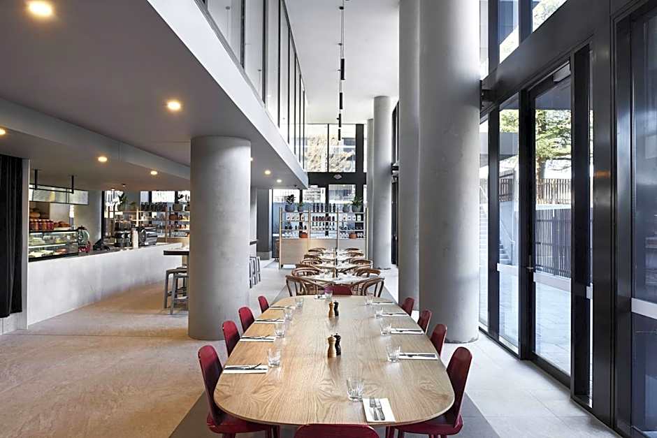 Midnight Hotel, Autograph Collection