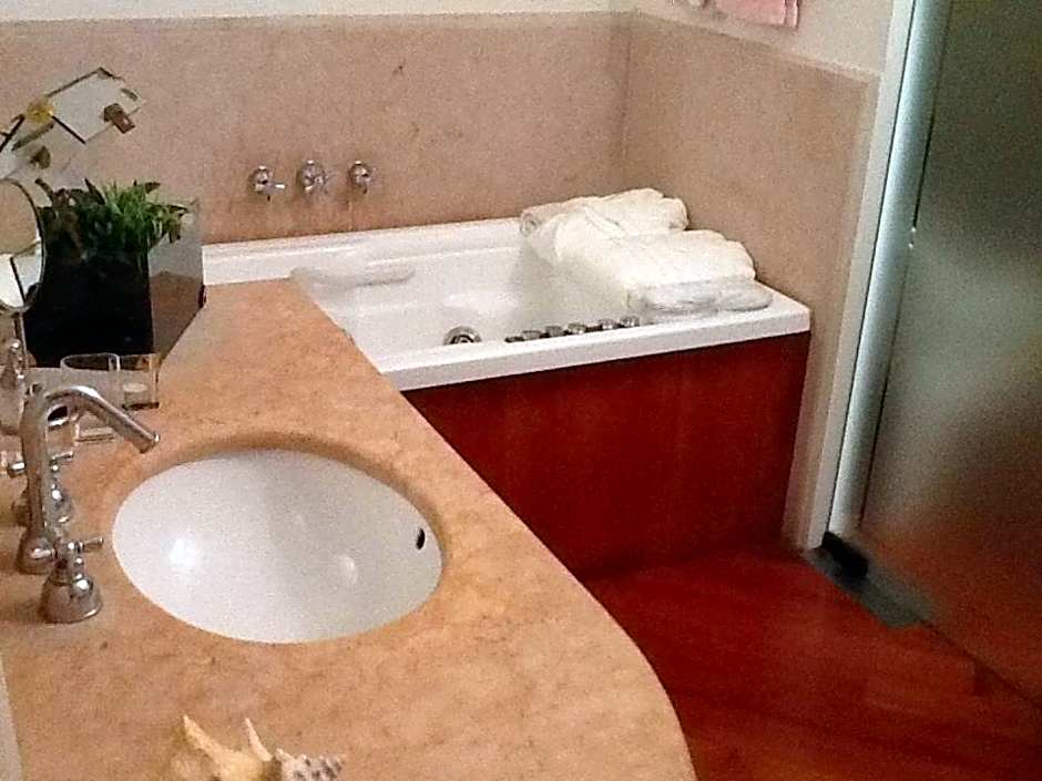 B&b La Corte Dei Gelsomini – Ponteranica, VA