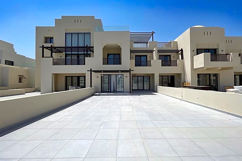 Captivating 1 BDR Fanadir Marina