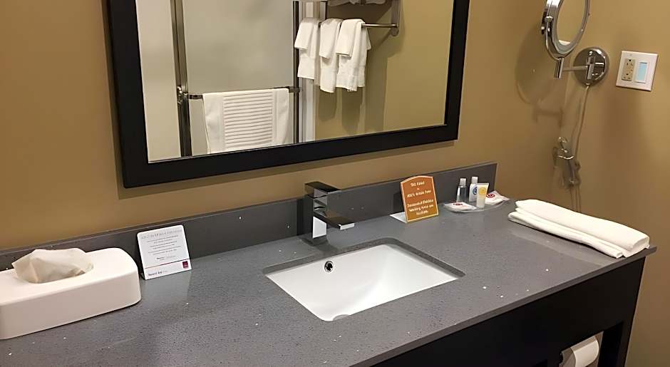 Comfort Suites Uniontown