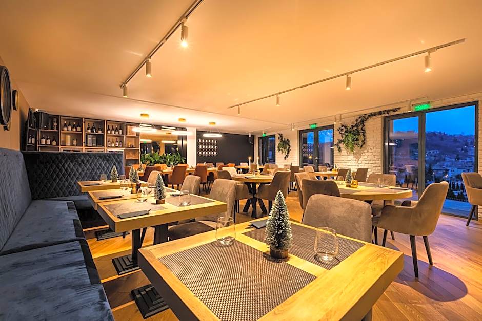 UpperHouse Suites & More