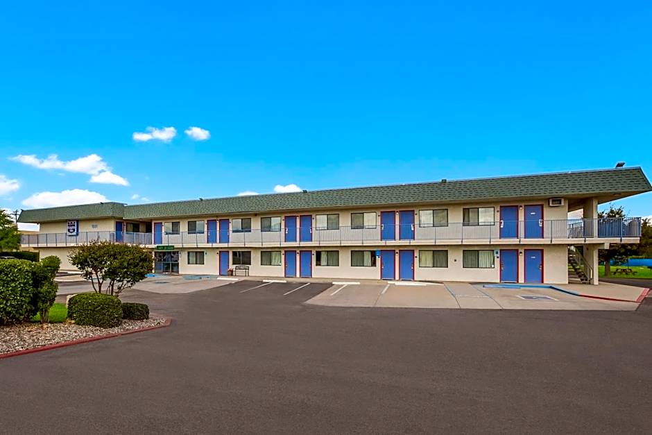 Knights Inn Sierra Vista / East Fry