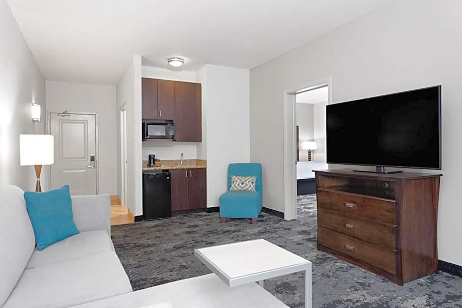 La Quinta Inn & Suites by Wyndham Columbus - Edinburgh