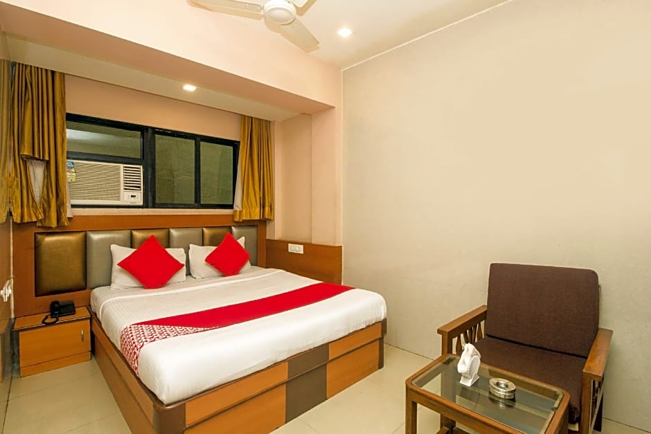 OYO Hotel Sarovar Grand