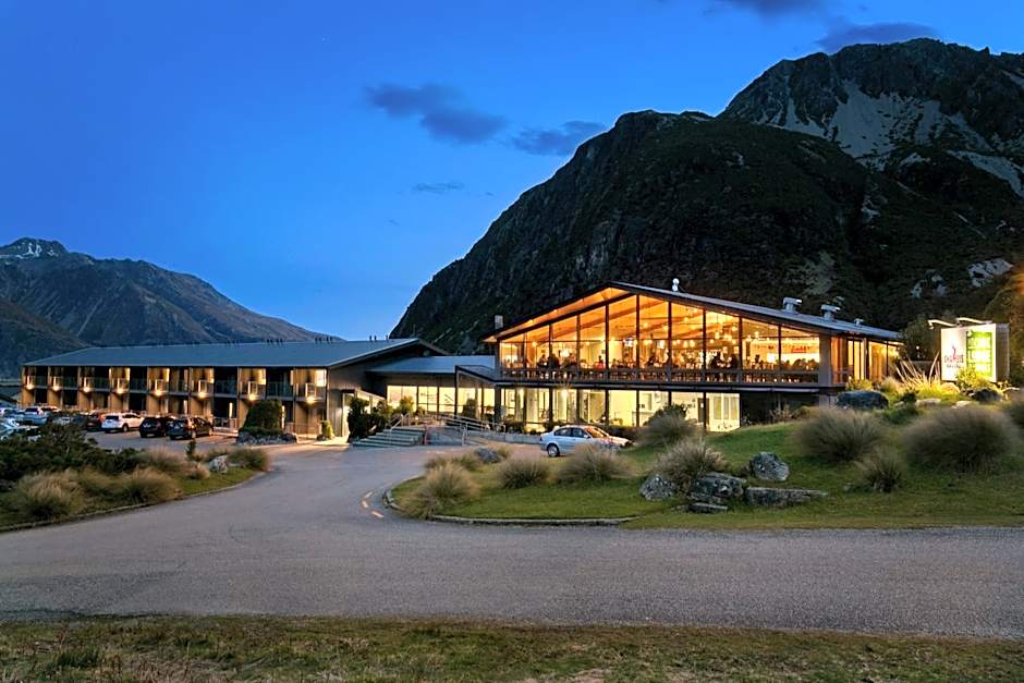 Mt Cook Lodge and Motels